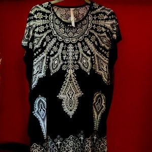 BLACK &WHITE TUNIC LONG TOP